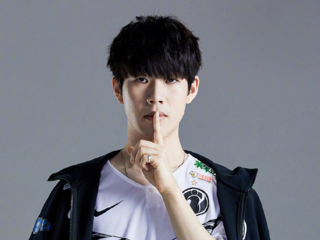 否跨赛窗维 否跨赛窗维