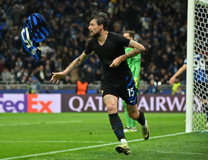 一次是詹眉 一次是詹眉